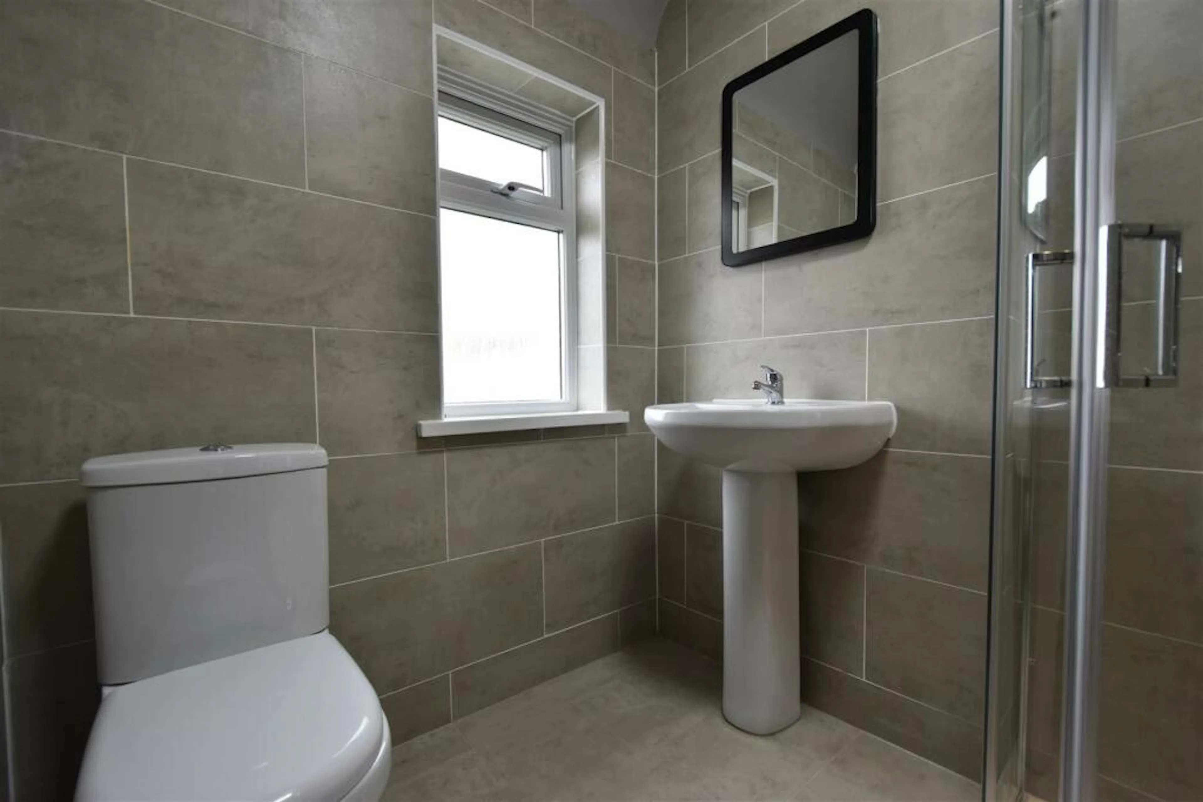 4 Bed Apartment BATHROOM 3