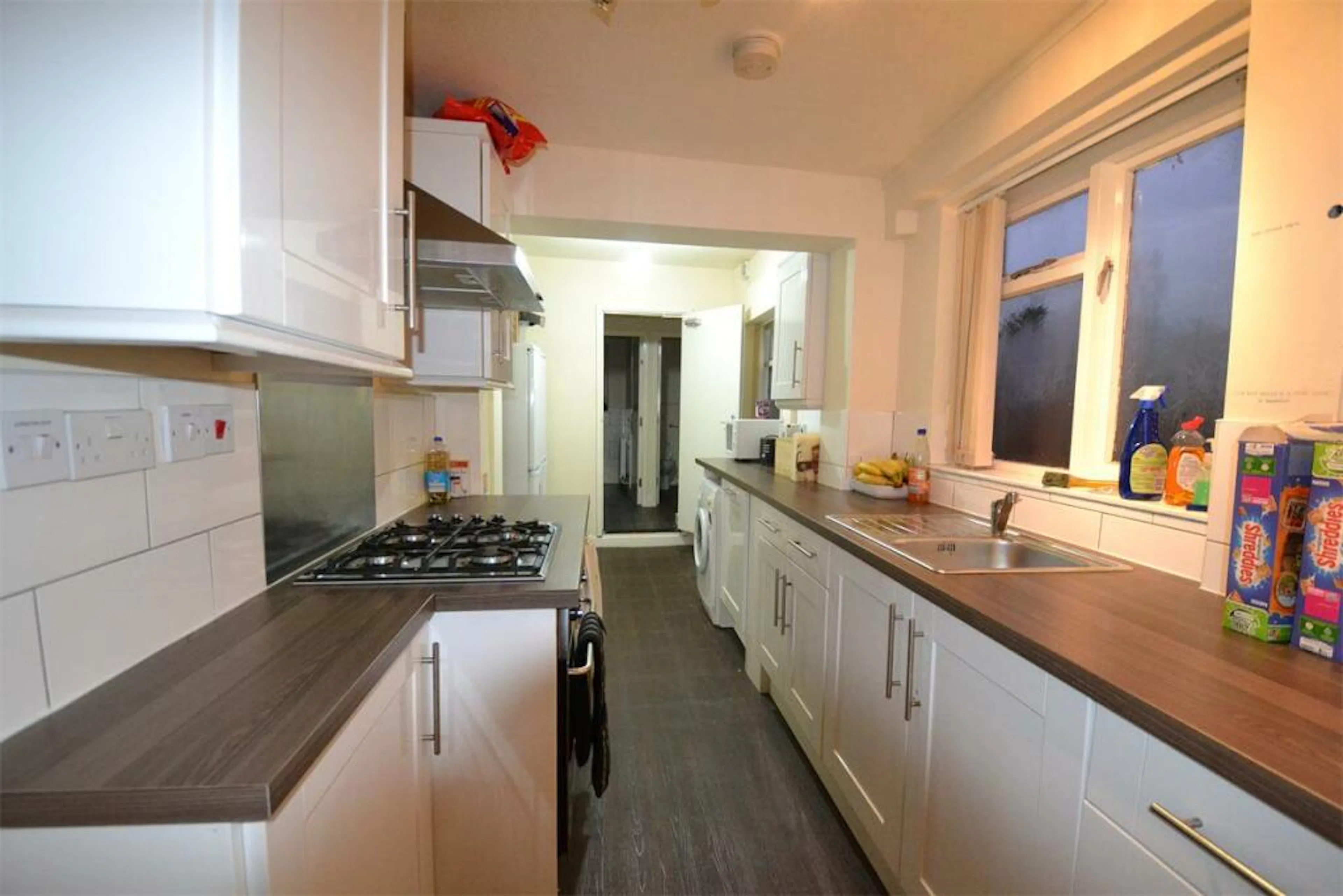 5 Bedroom Apartment KITCHEN 4