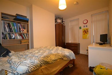 132 Milner Road, Selly Oak - 5 Bedroom Apartment