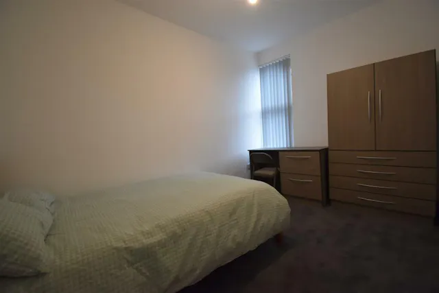 5 Bedroom Apartment room image 1