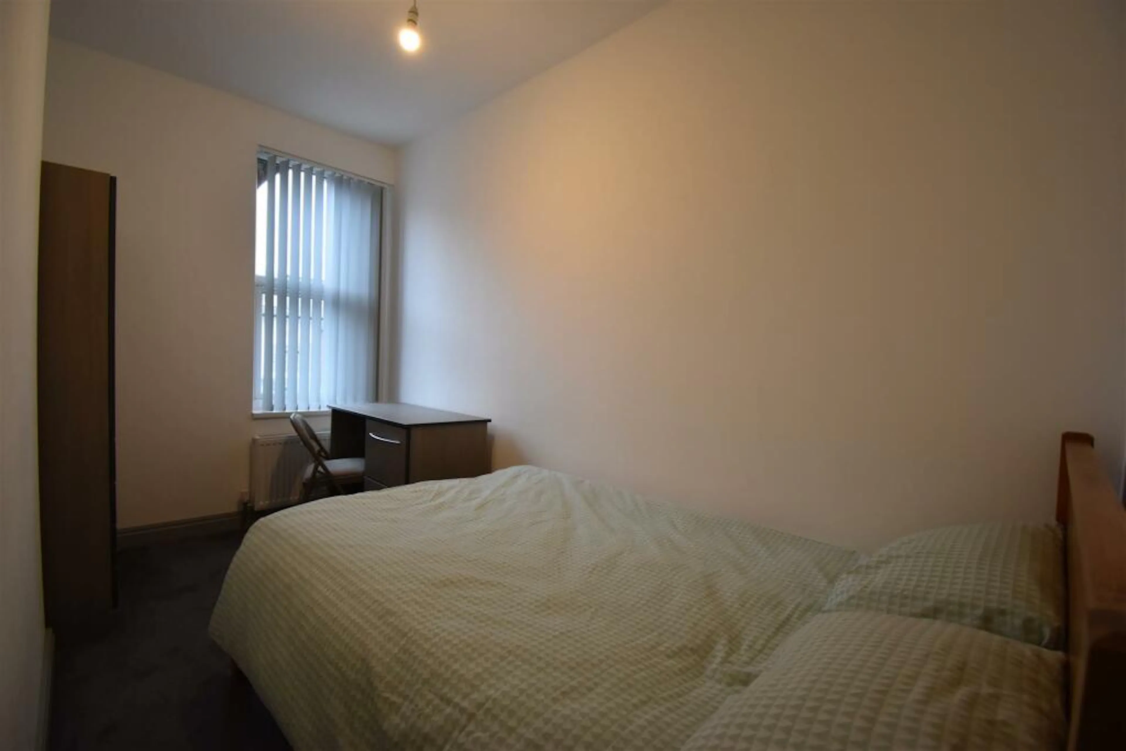5 Bedroom Apartment ROOM 2