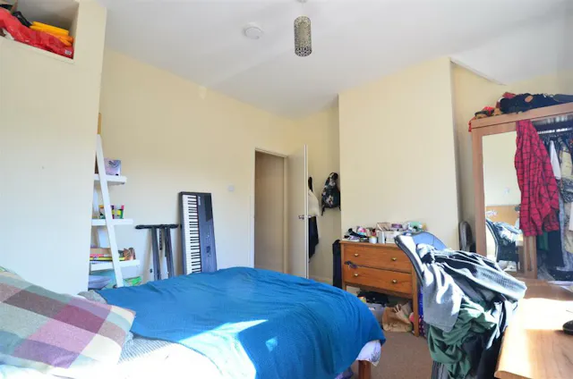 4 Bed Apartment room image 2