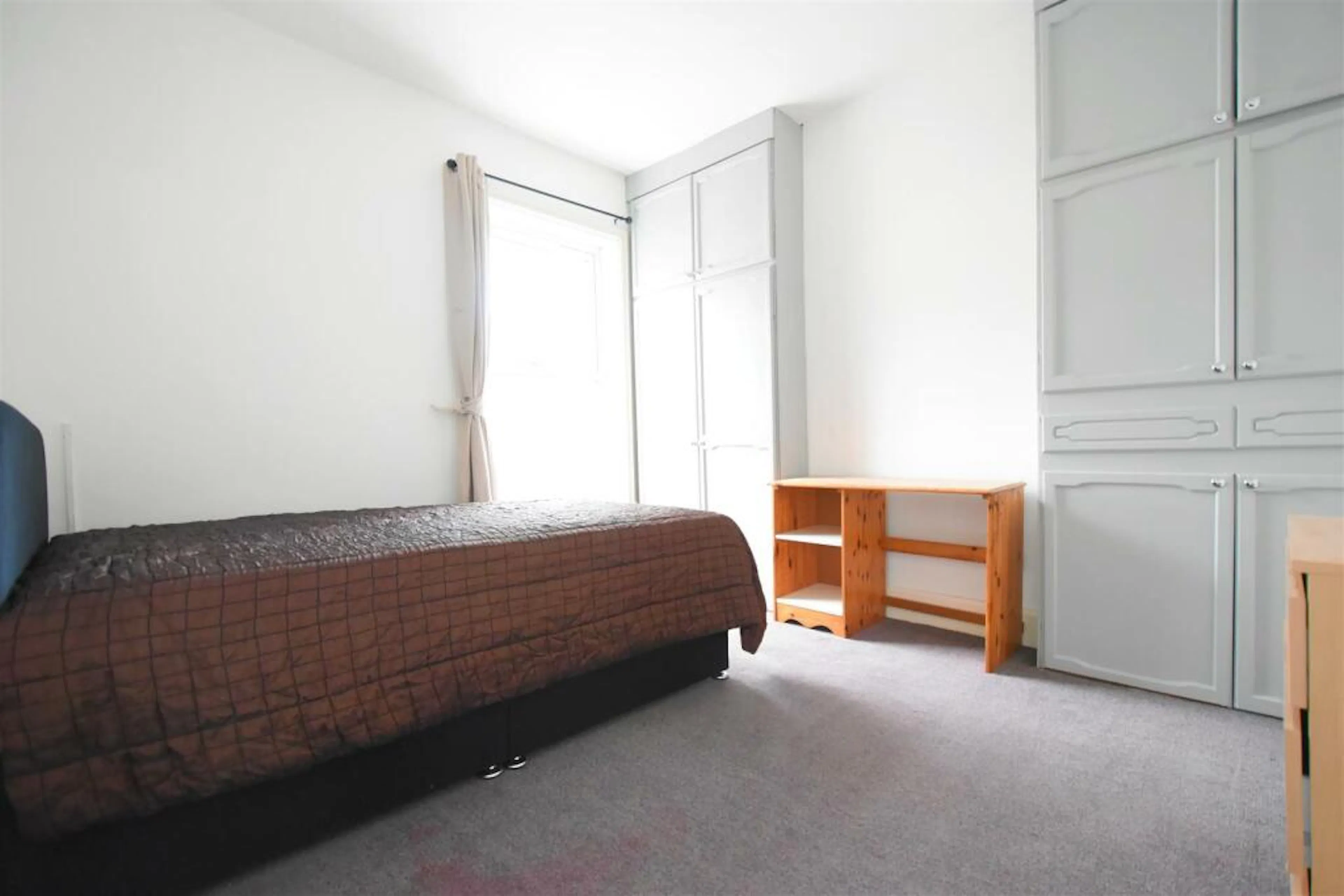 ROOM ROOM 2