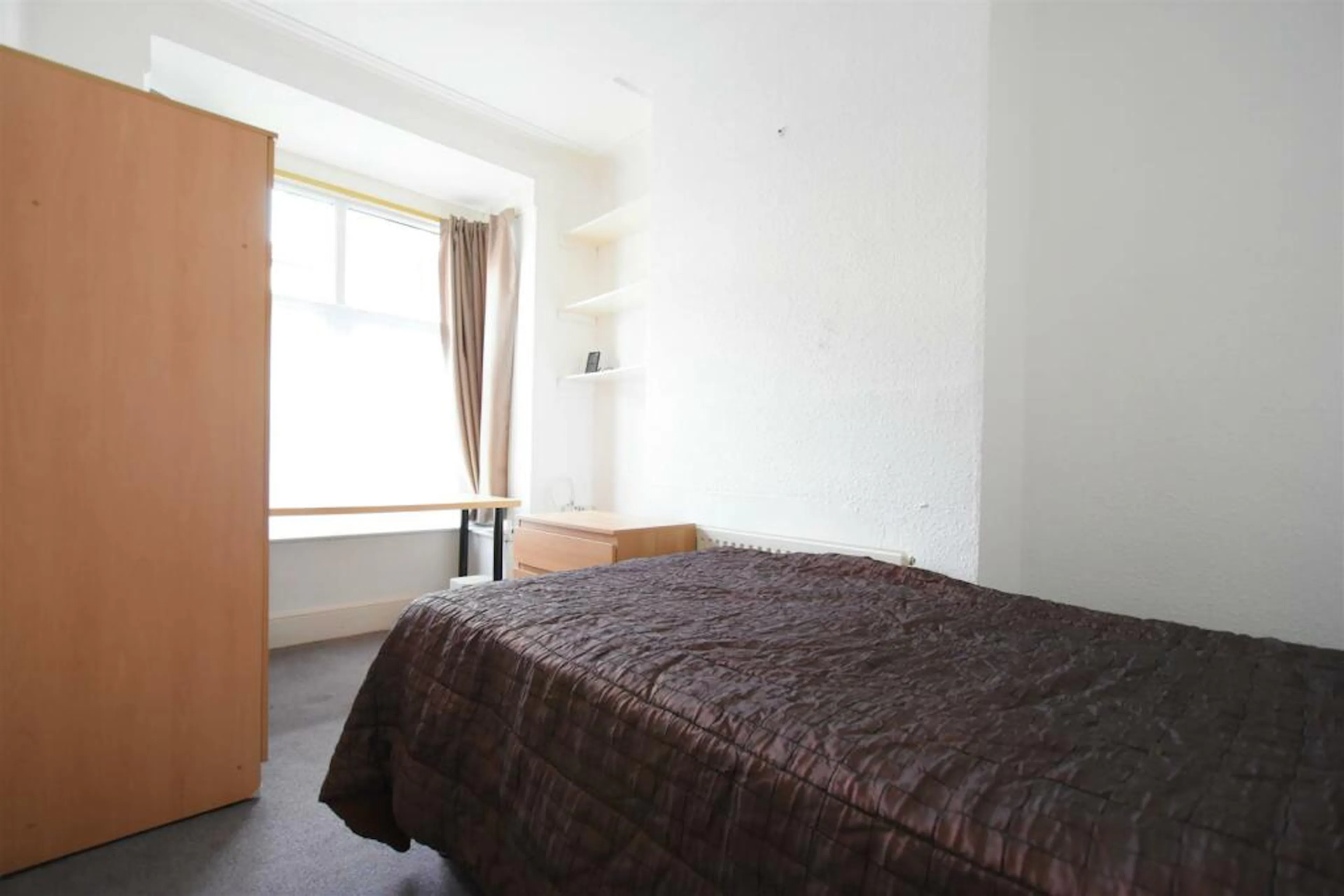 ROOM ROOM 1