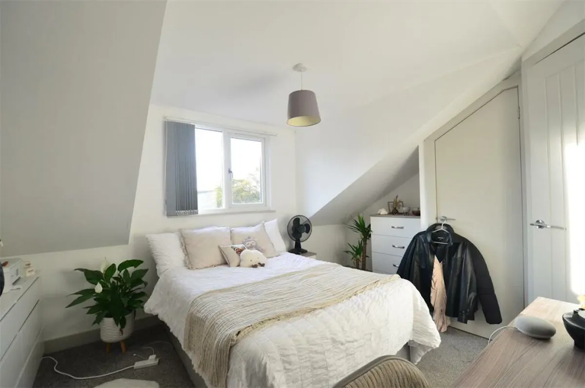 7 Bedroom Apartment ROOM