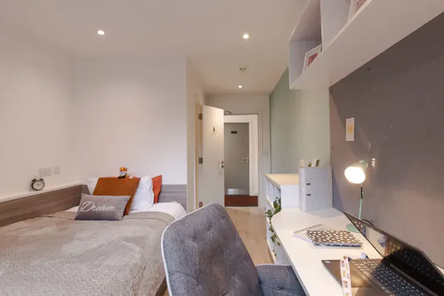 6 Bed Cluster En-suite Plus room image 2