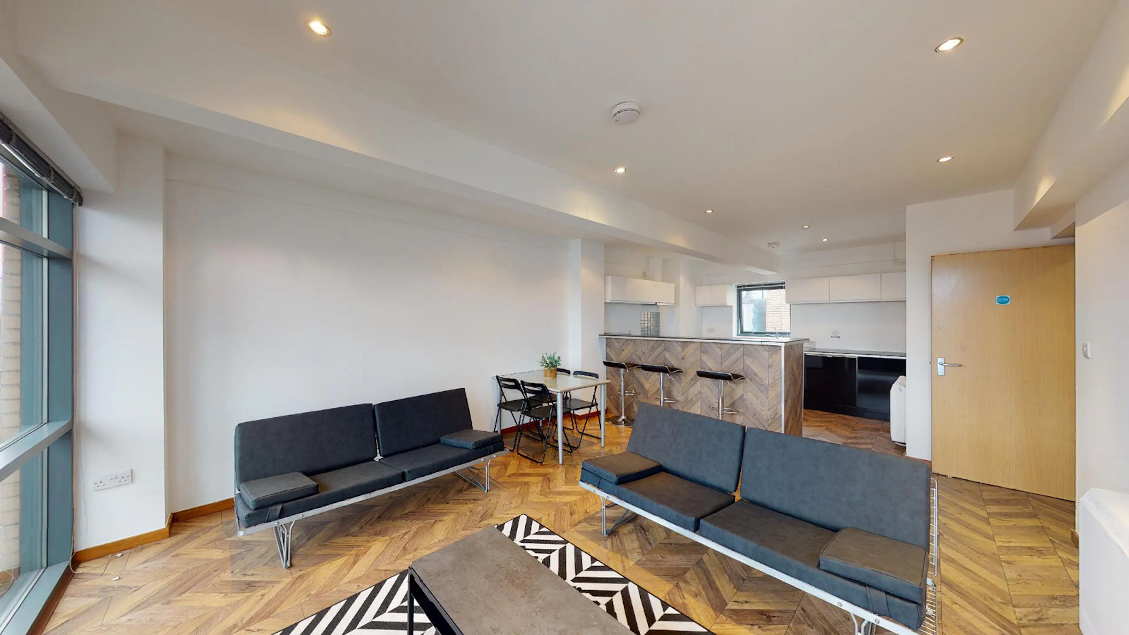 6 Bedroom Apartment COMMON_AREA 4