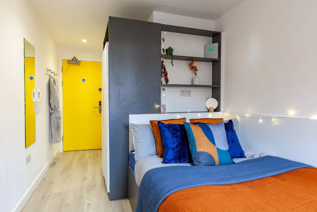 6 Bed Cluster En-suite room image 1