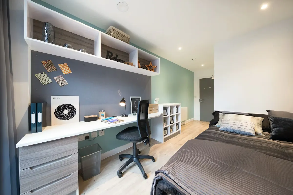 6 Bed Cluster En-suite ROOM