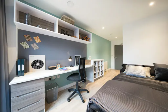 6 Bed Cluster En-suite room image 1