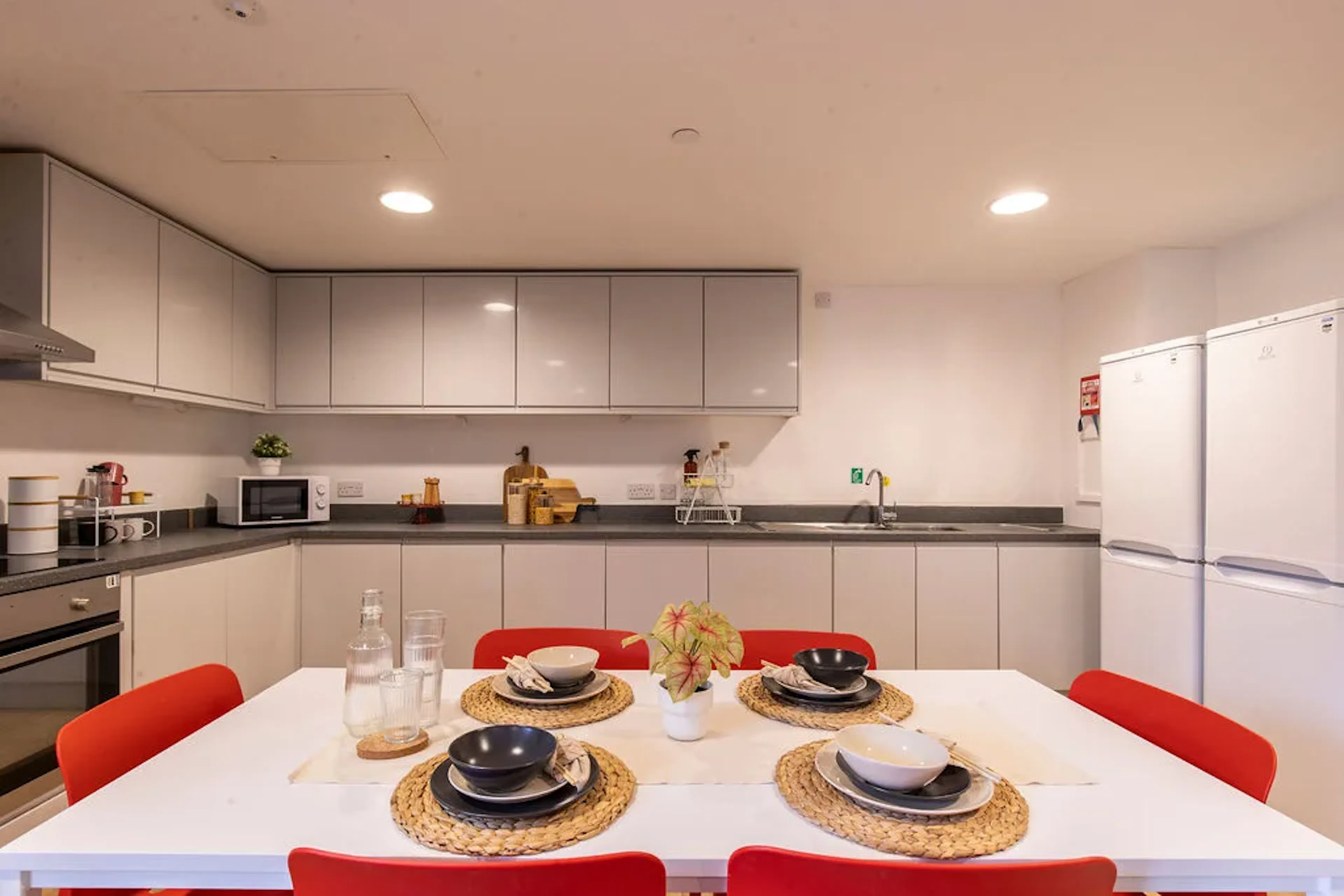 6 Bed En-suite KITCHEN 1