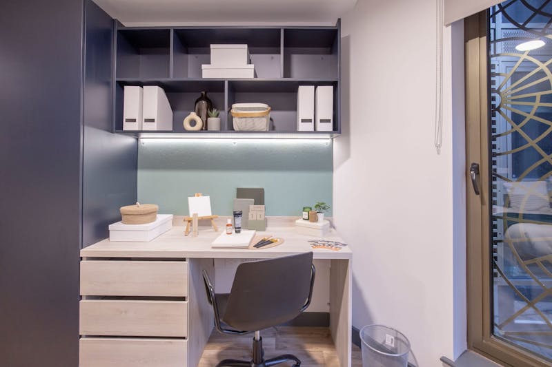 6 Bed Premium Ensuite