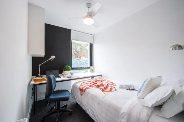 6 Bedroom Apartment - Regular Bedroom room image 1
