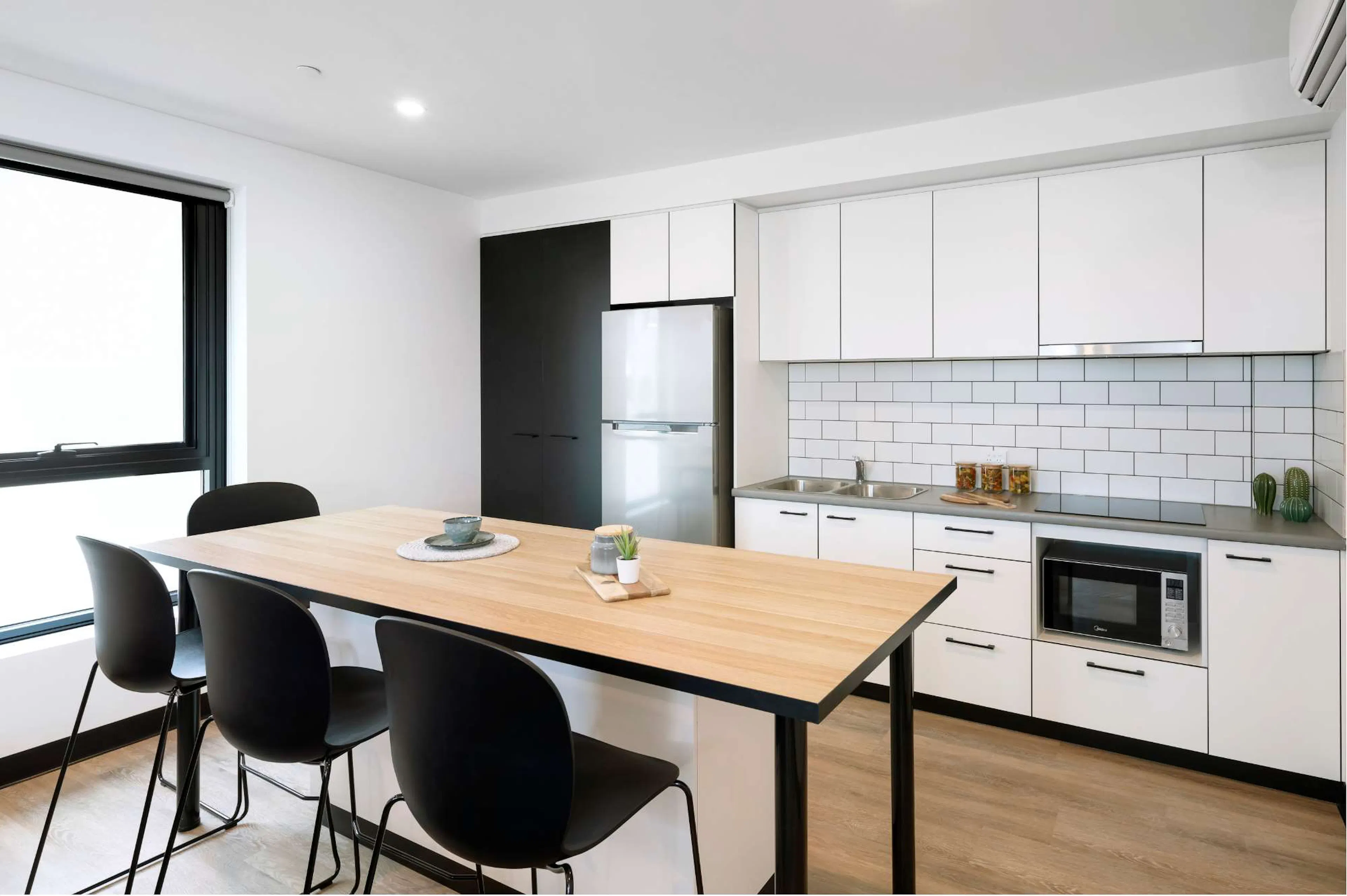6 Bedroom Apartment KITCHEN 3