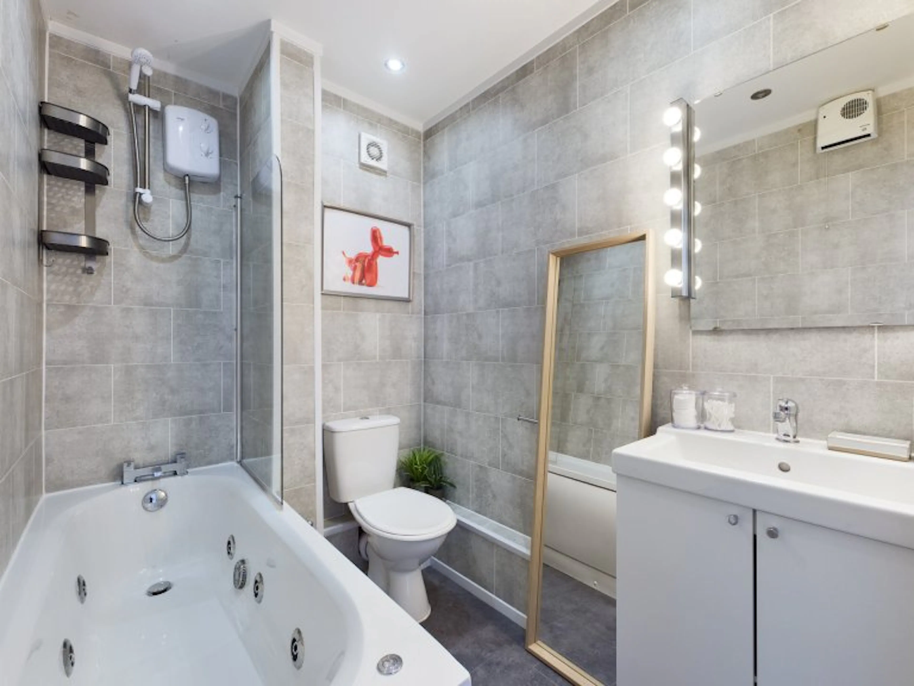 6 Bedroom House - 154 BATHROOM 3
