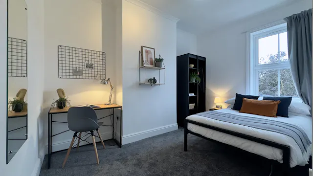 6 Bed Apartment room image 2