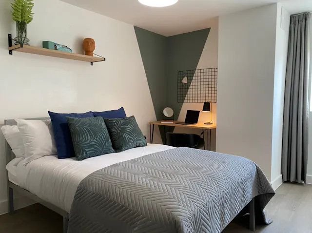 6 Bed Apartment room image 2