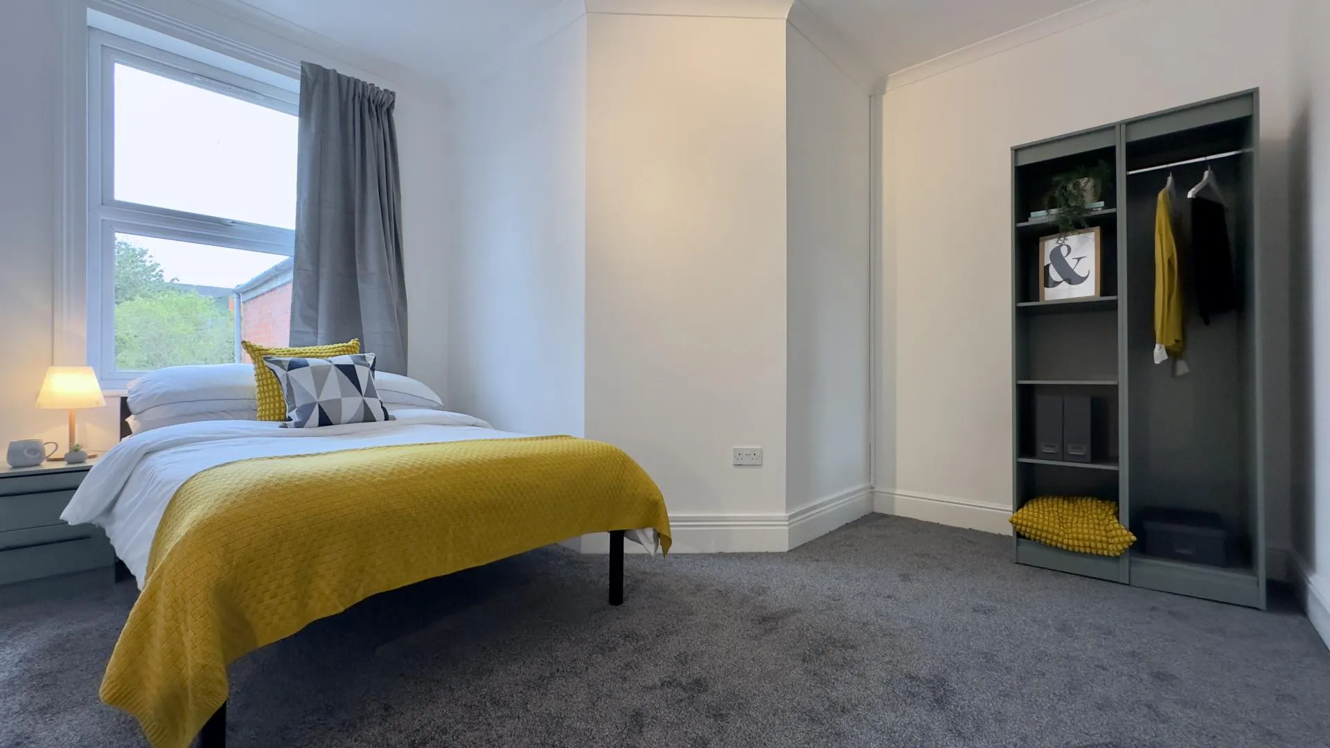 6 Bed Apartment ROOM 3