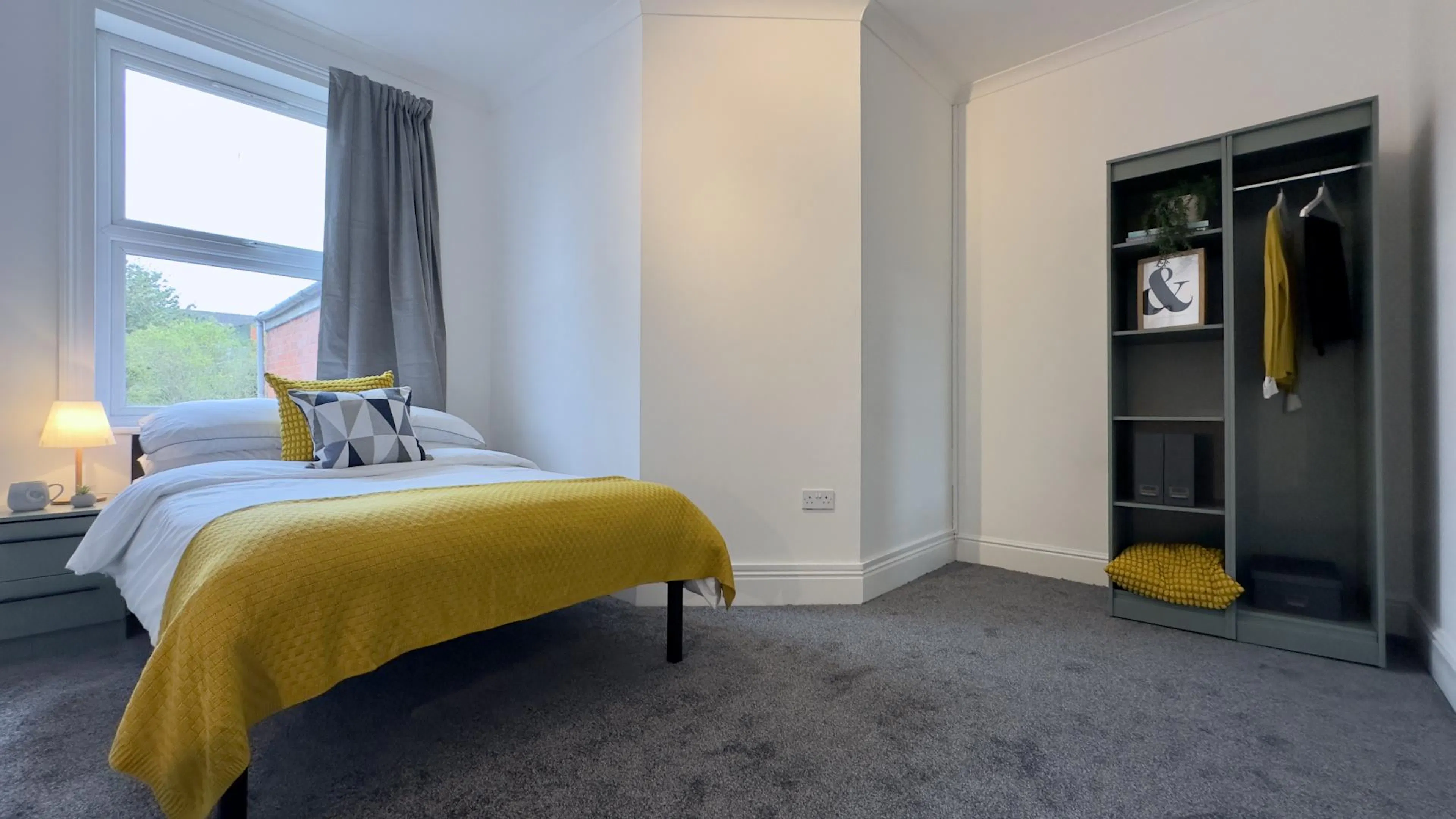 6 Bed Apartment ROOM 3