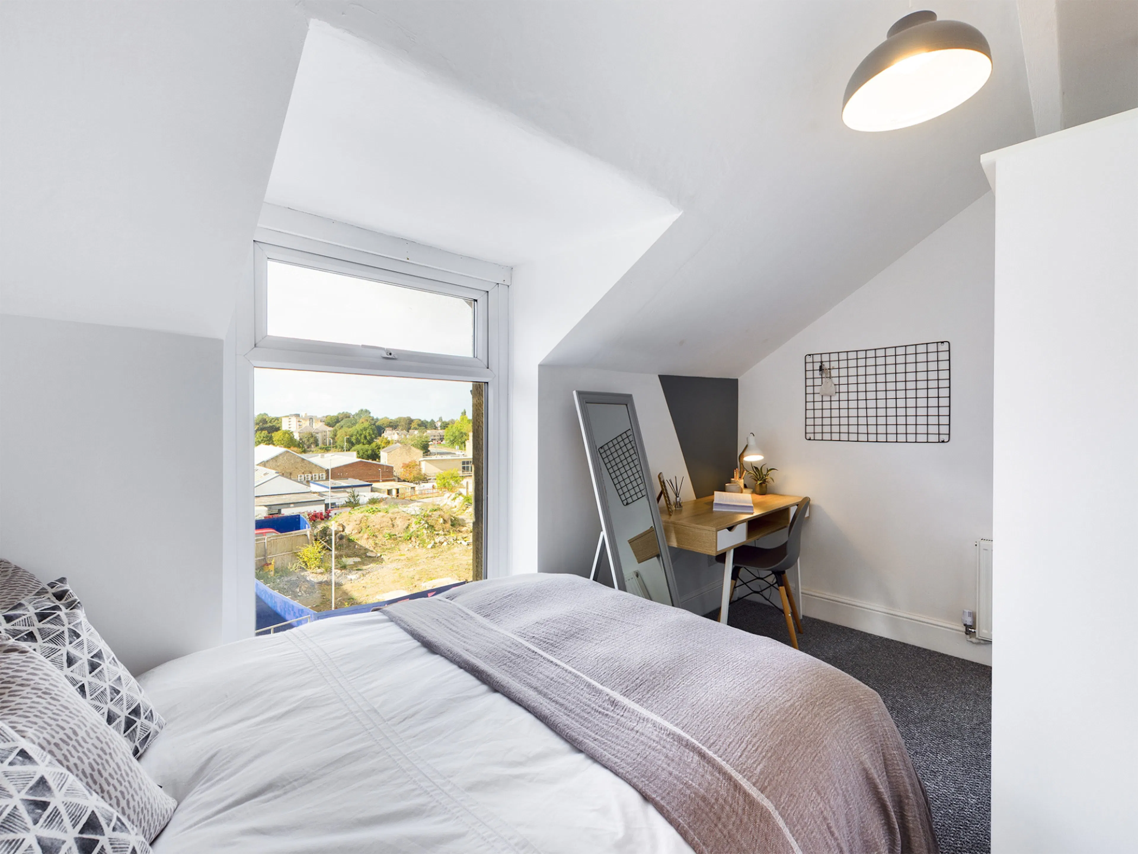 6 Bedroom House ROOM 3