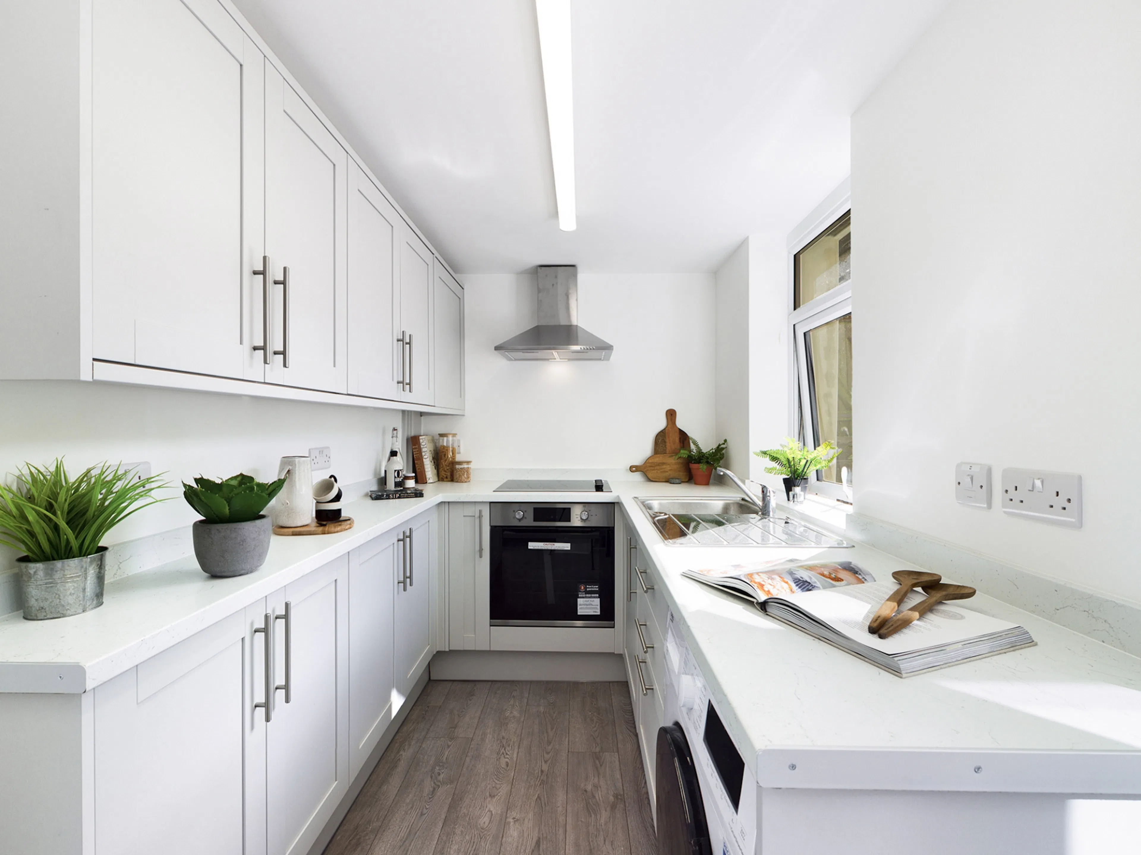 6 Bedroom House KITCHEN 2