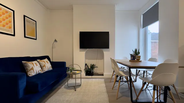 6 Bed Apartment room image 22