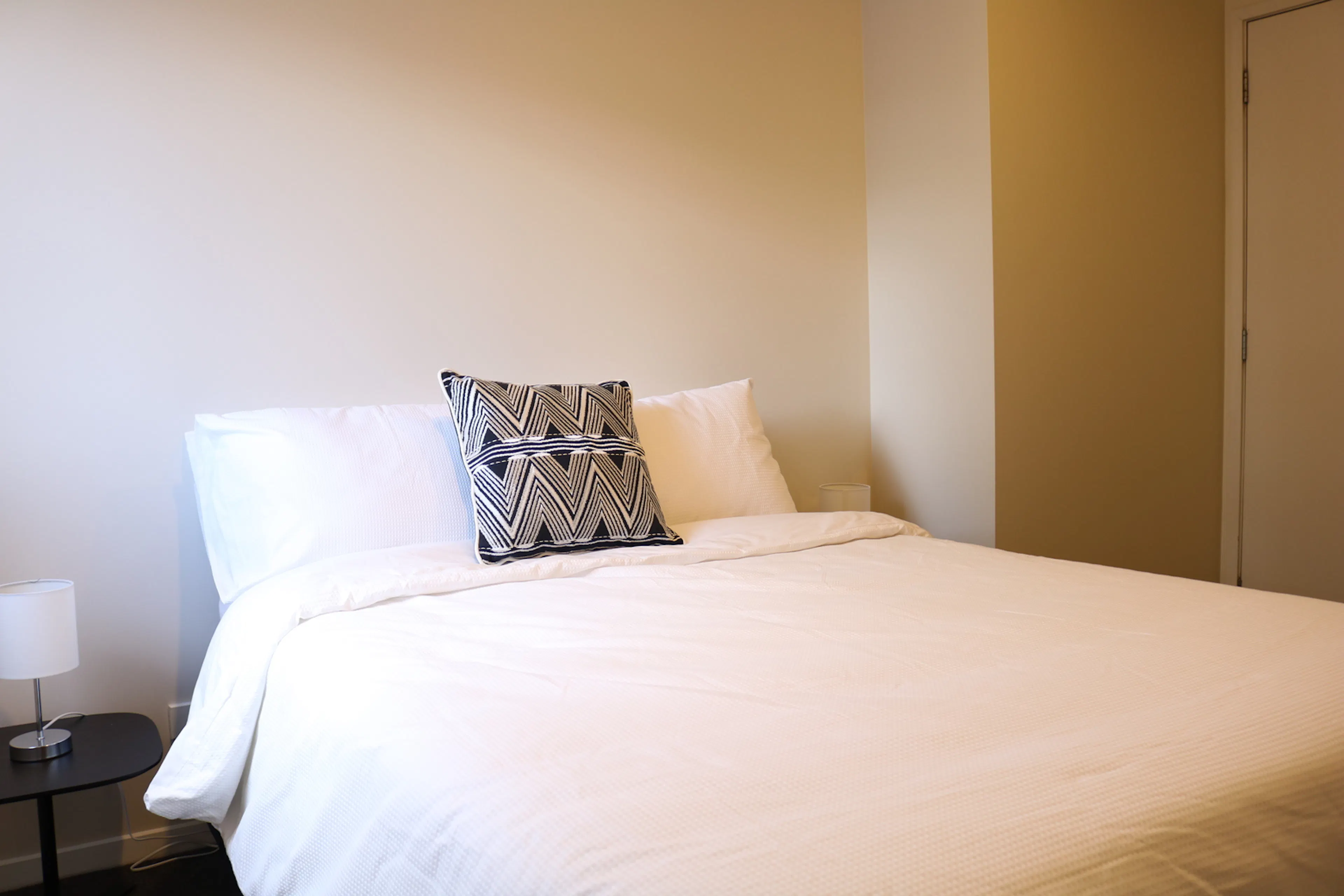 Apartment 6 (2 bedrooms & 1 bathroom) ROOM 2