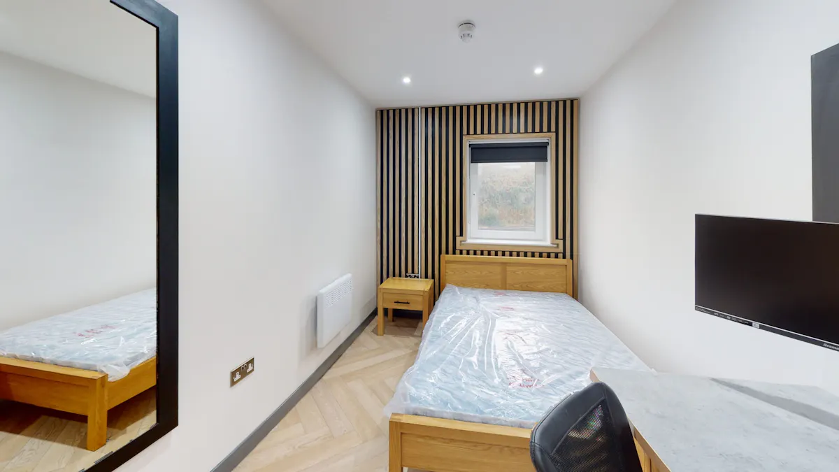 ROOM ROOM