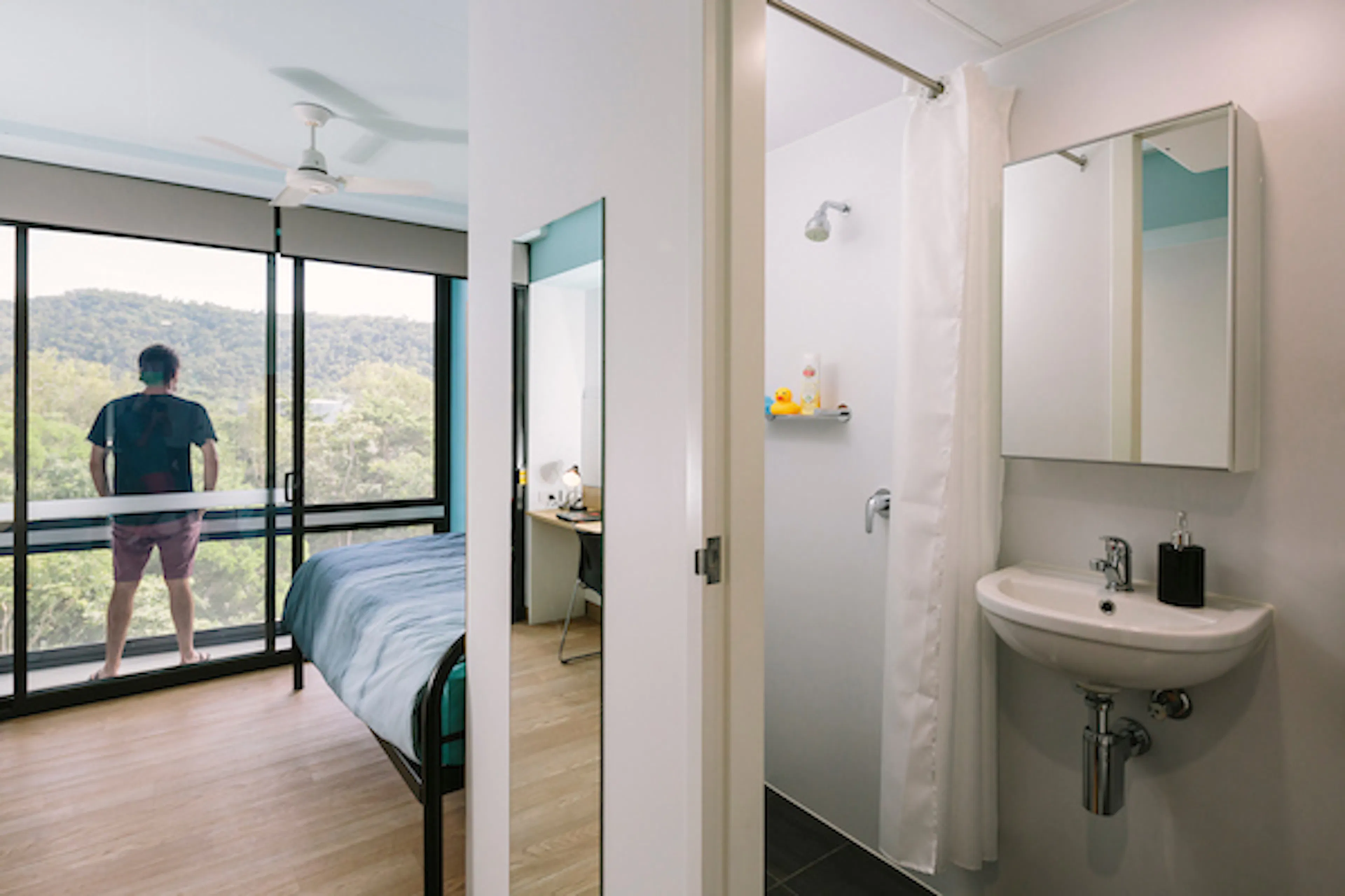 6 Bedroom Apartment - Ensuite BATHROOM 3