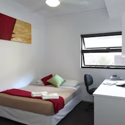 western-sydney-university-village-pa-parramatta-sydney-6 Bedroom Apartment