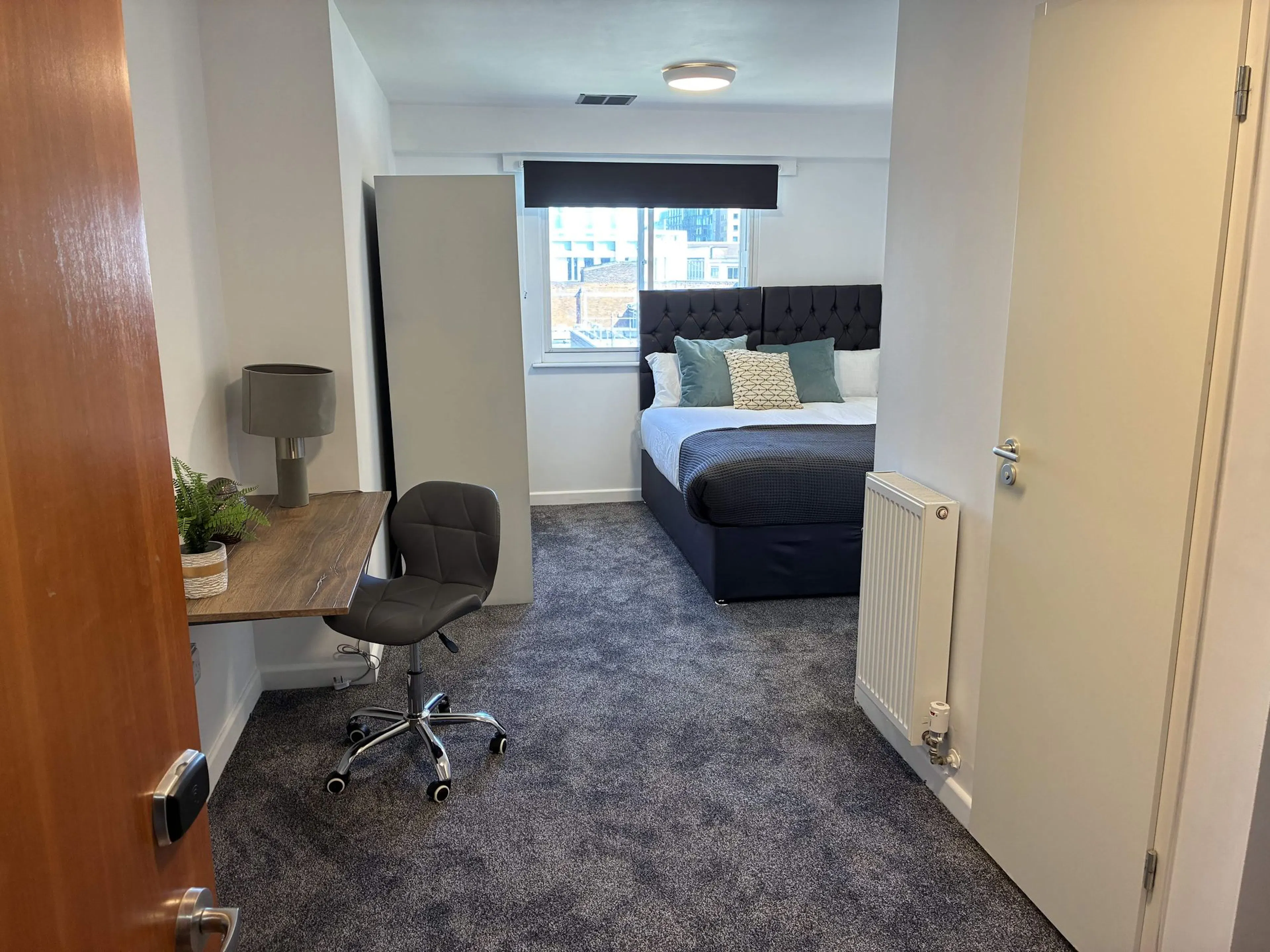 Deluxe King Studio ROOM 4