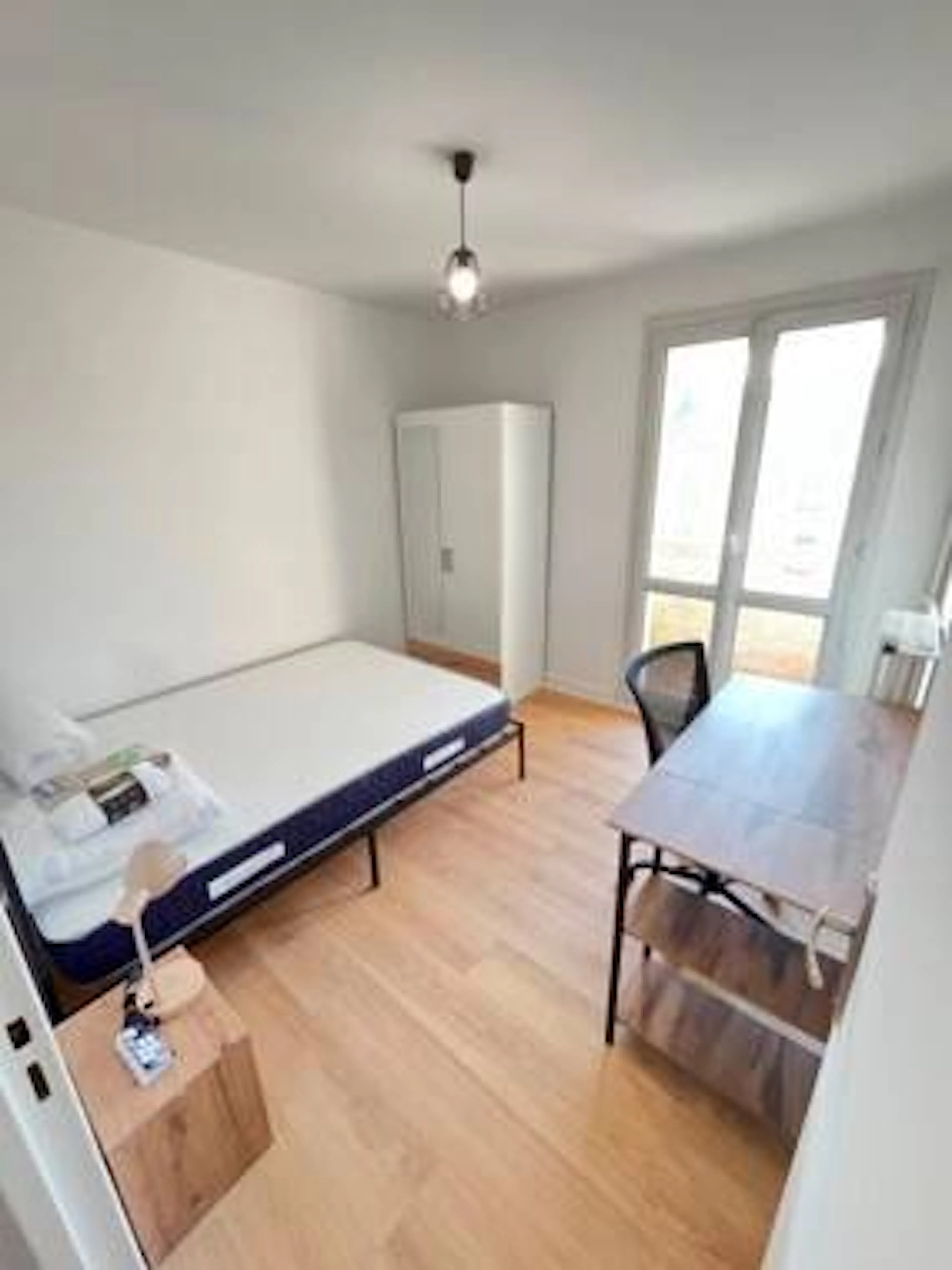 Room 1 (Studio) ROOM 2