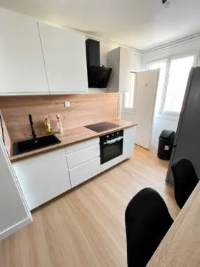 Room 1 (Studio) KITCHEN 3