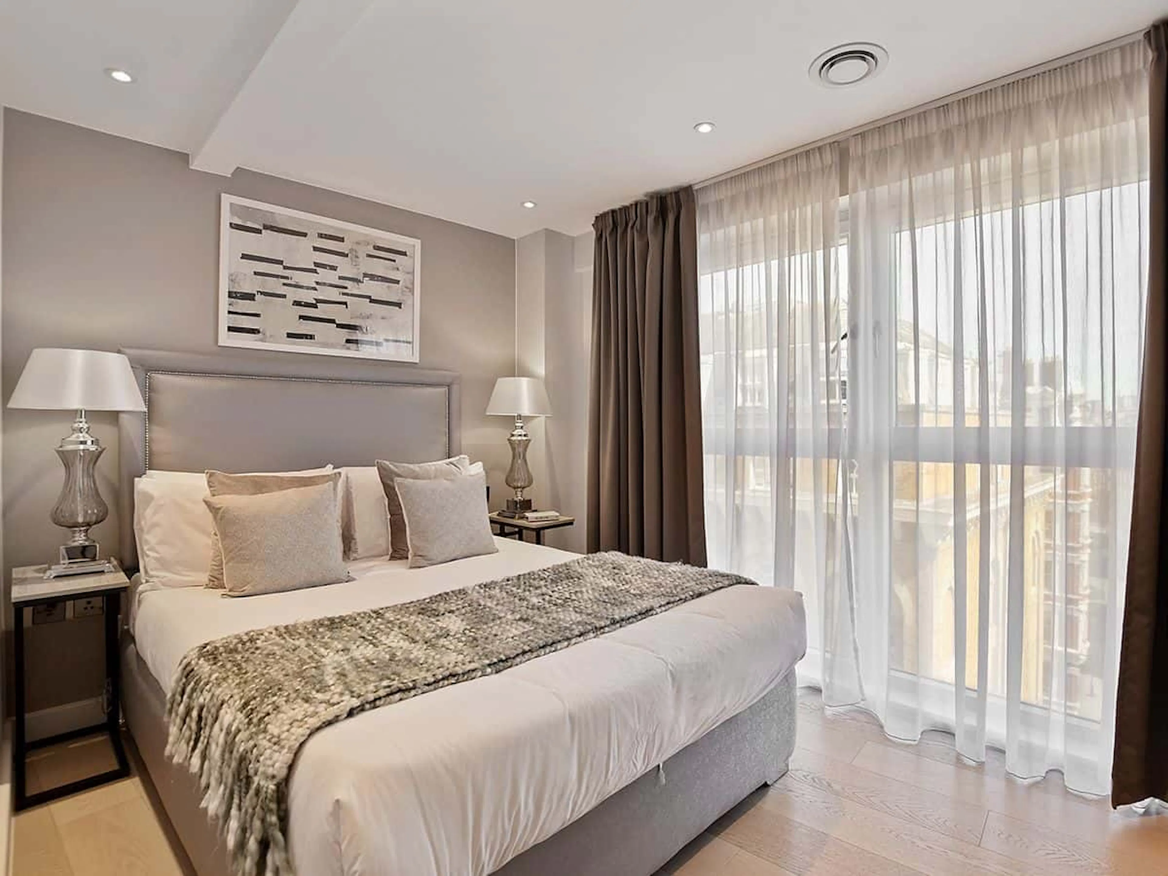 One room in 3 bedroom apartment ROOM 1