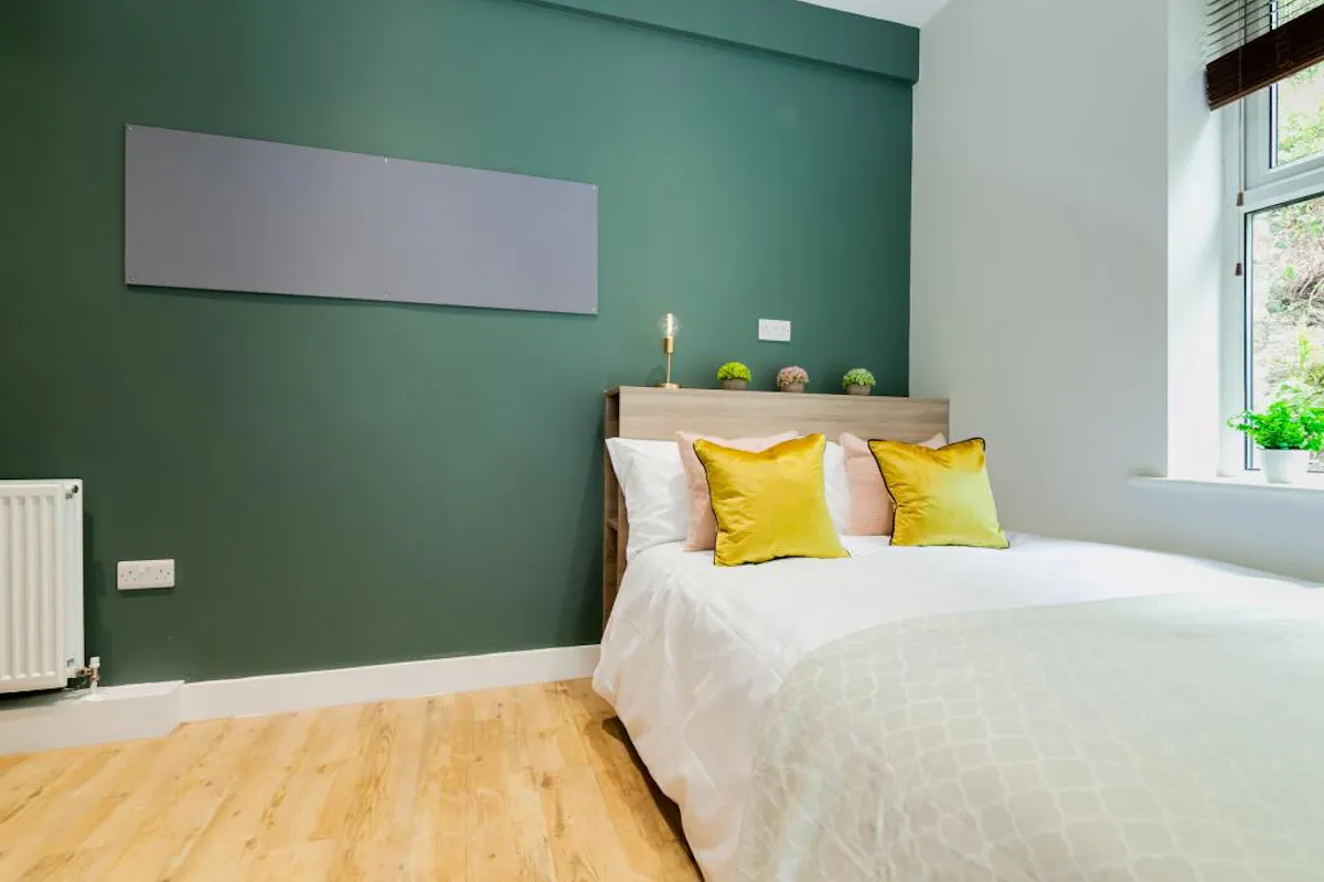 ROOM ROOM