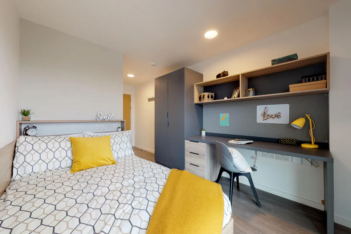 ROOM ROOM