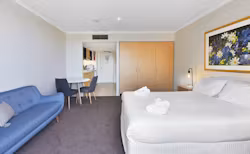 10-st-andrews-place-melbourne-Apartment 702