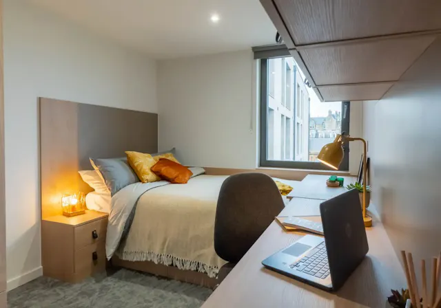 Silver En Suite room image 2