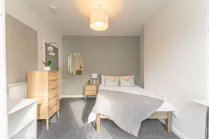 74-kimbolton-avenue-nottingham-6 Bedroom Apartment-1