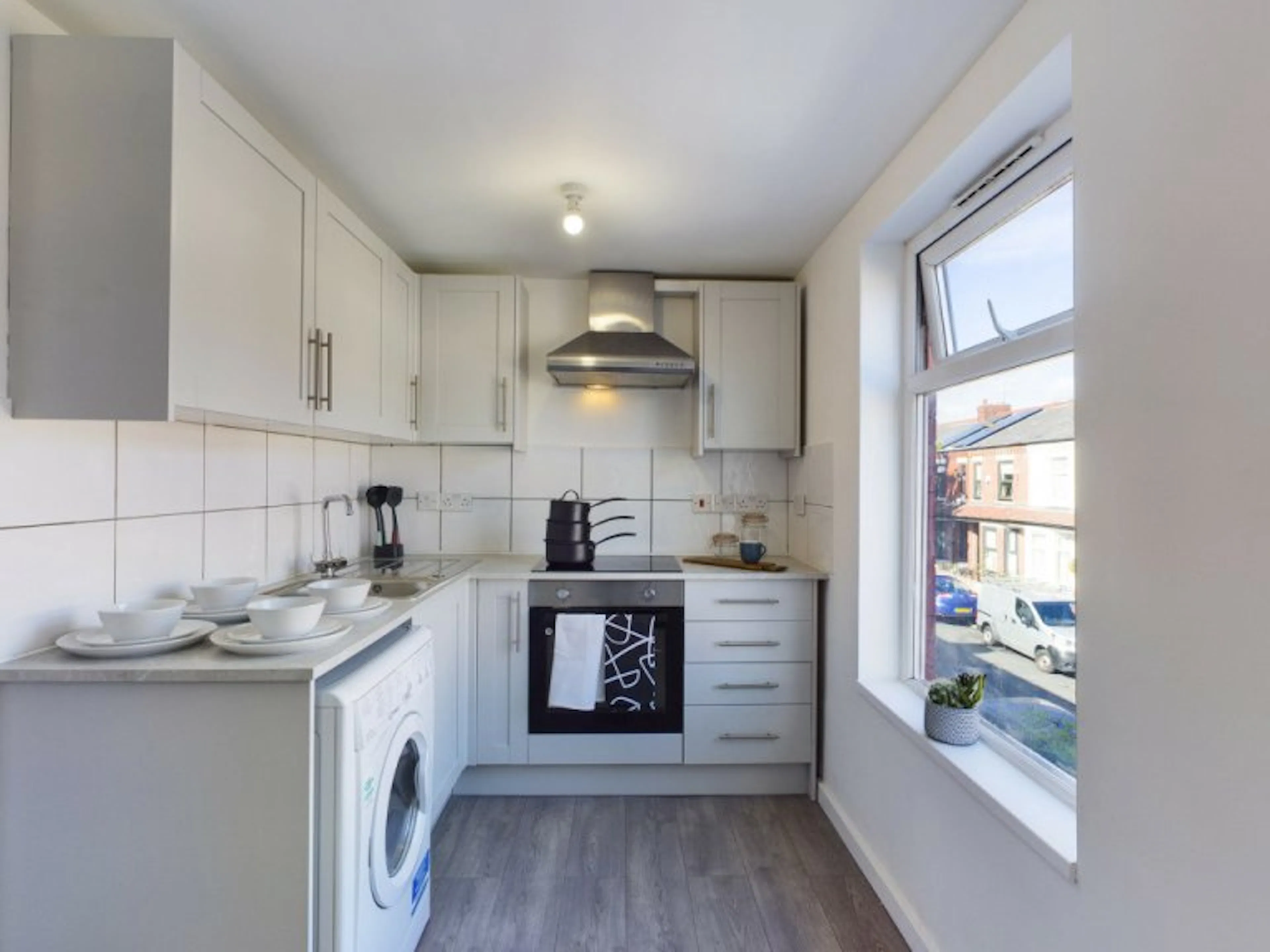 4 Bedroom House KITCHEN 3
