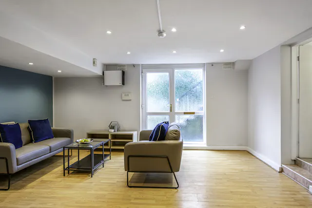 2 Bedroom Flat room image 1