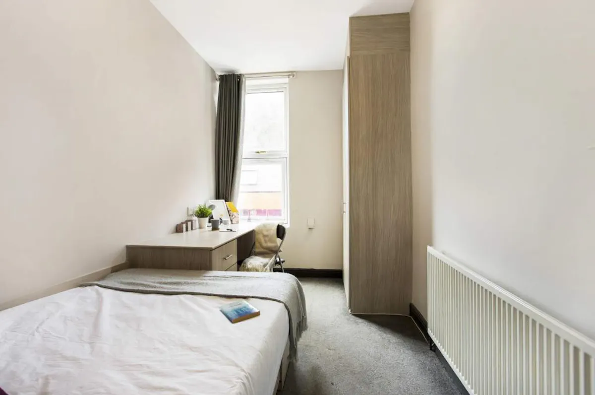 ROOM ROOM