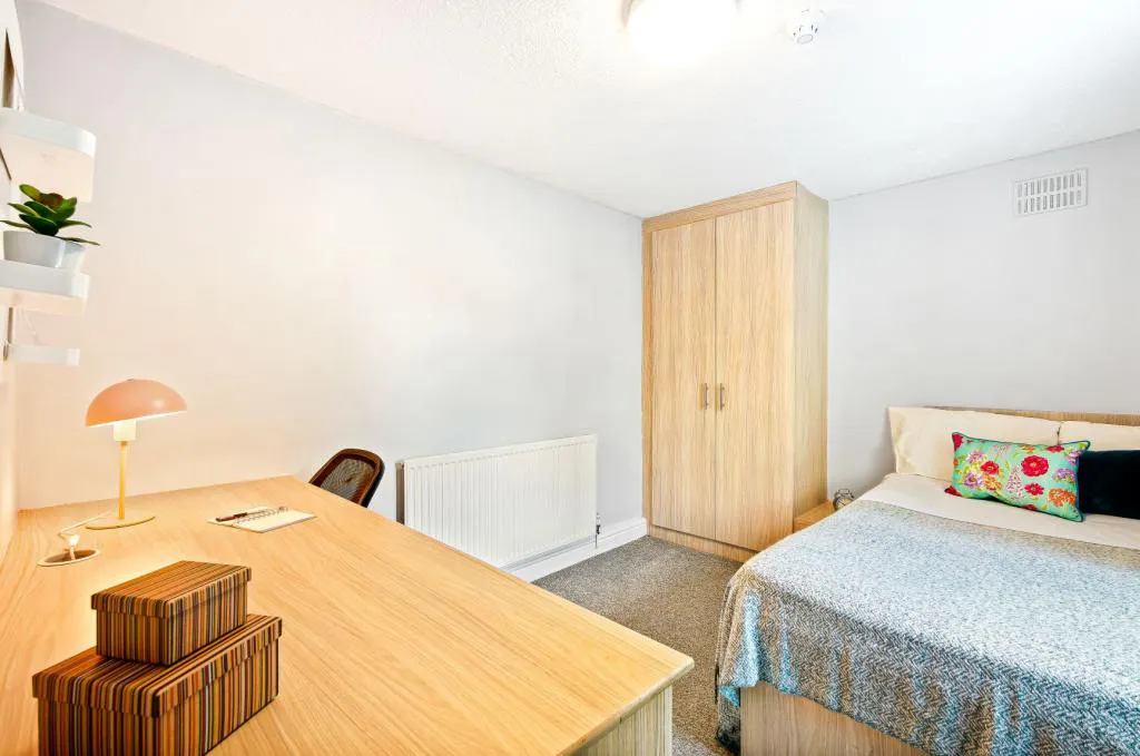 ROOM ROOM 2