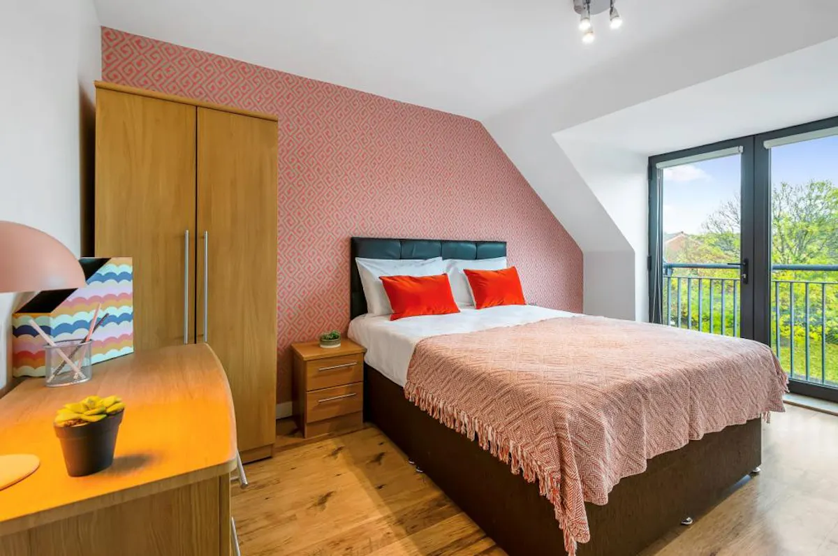 ROOM ROOM