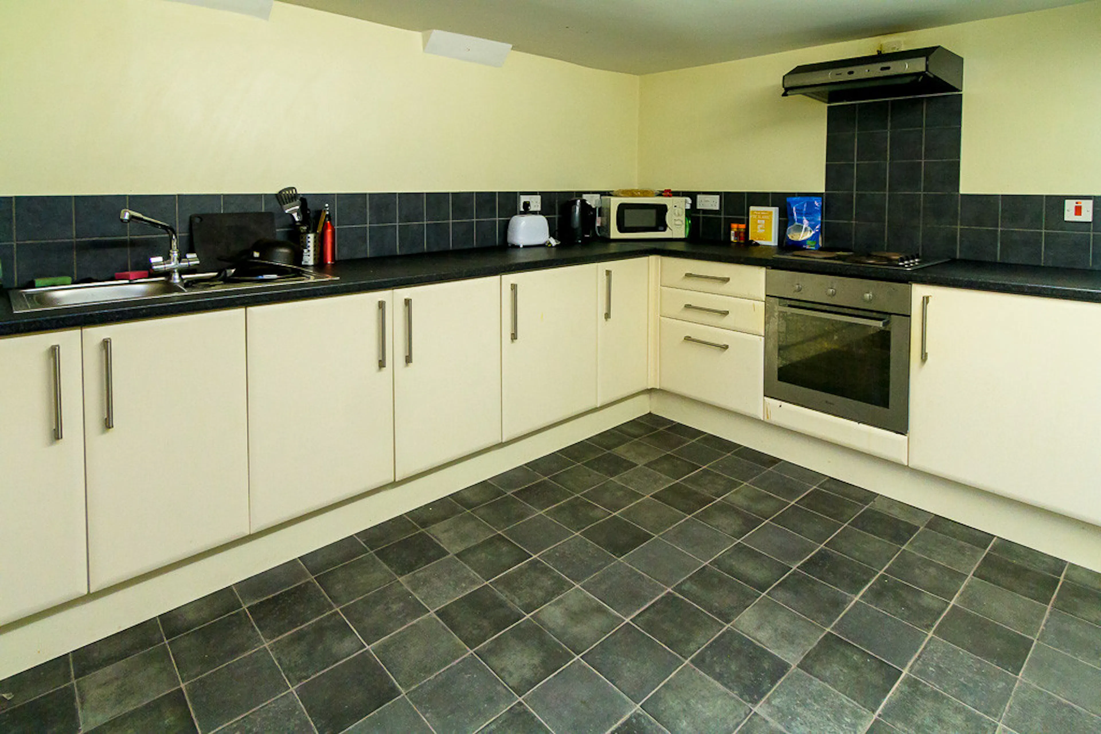 KITCHEN KITCHEN 4