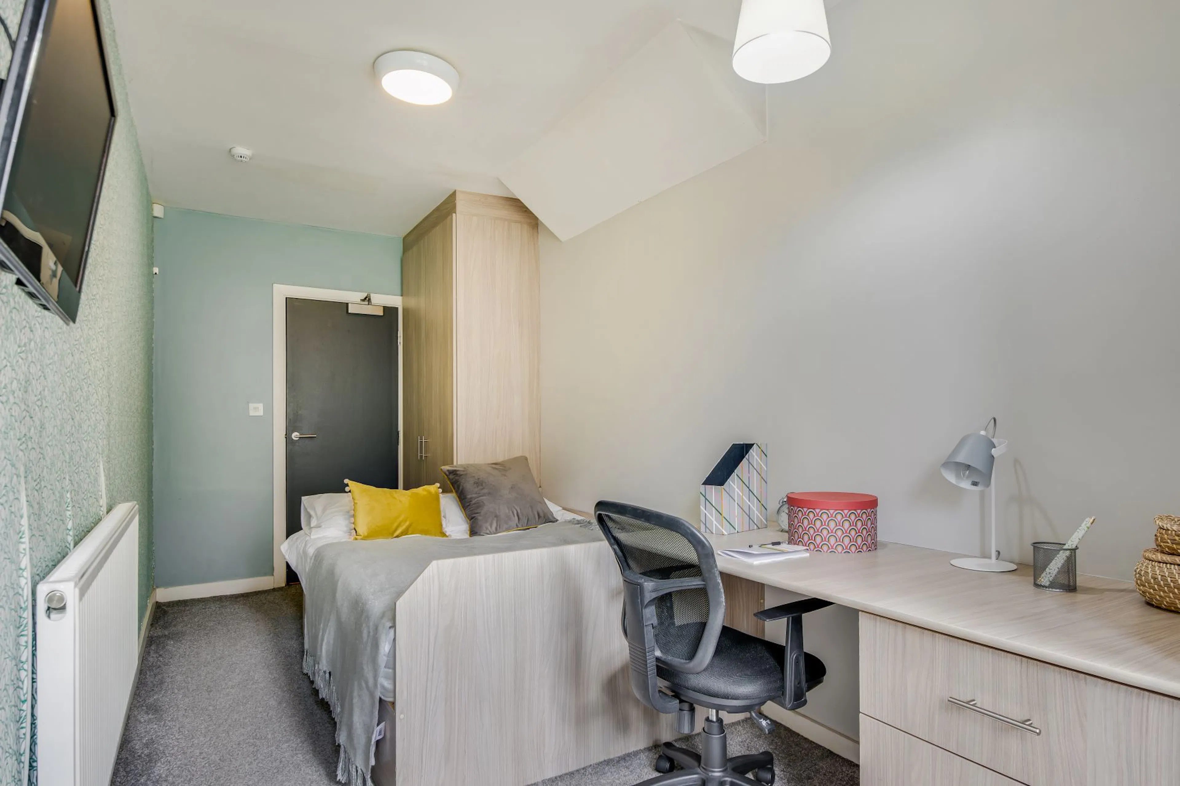 ROOM ROOM 1