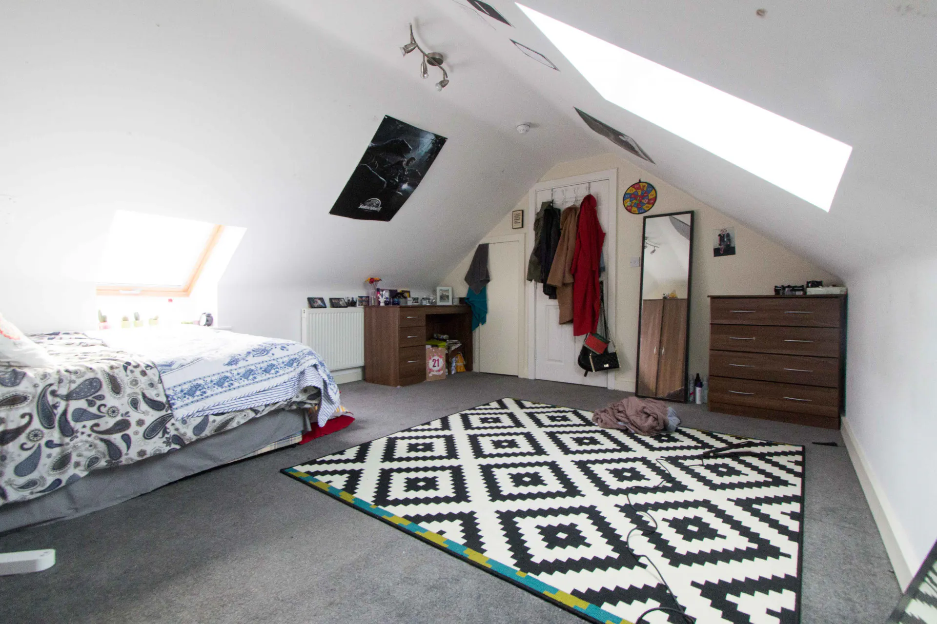 ROOM ROOM 1