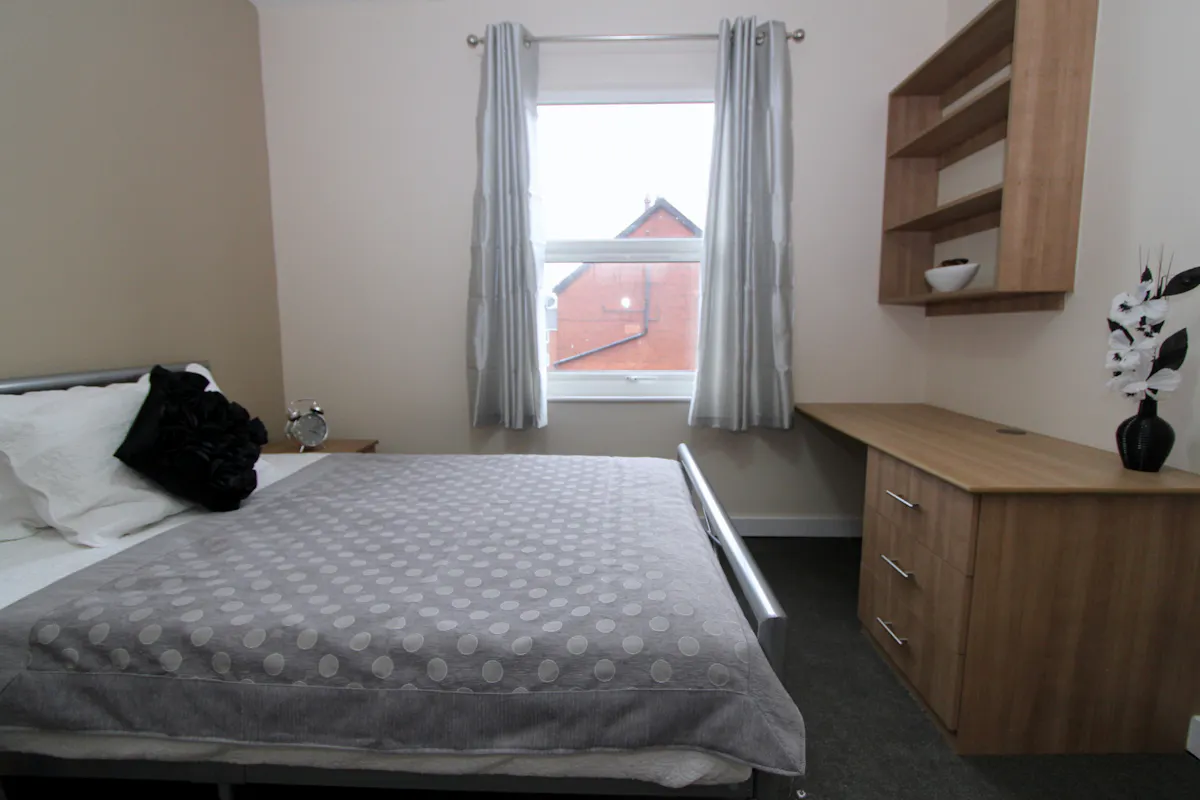 ROOM ROOM