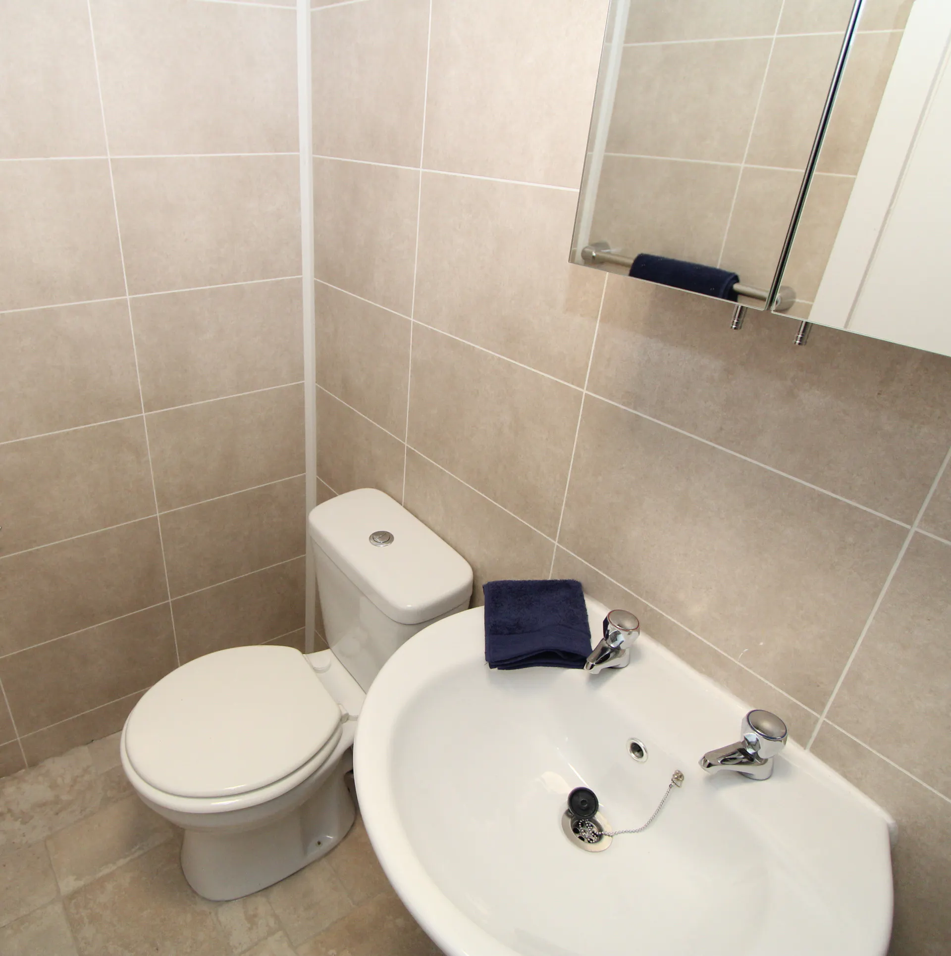 BATHROOM BATHROOM 3