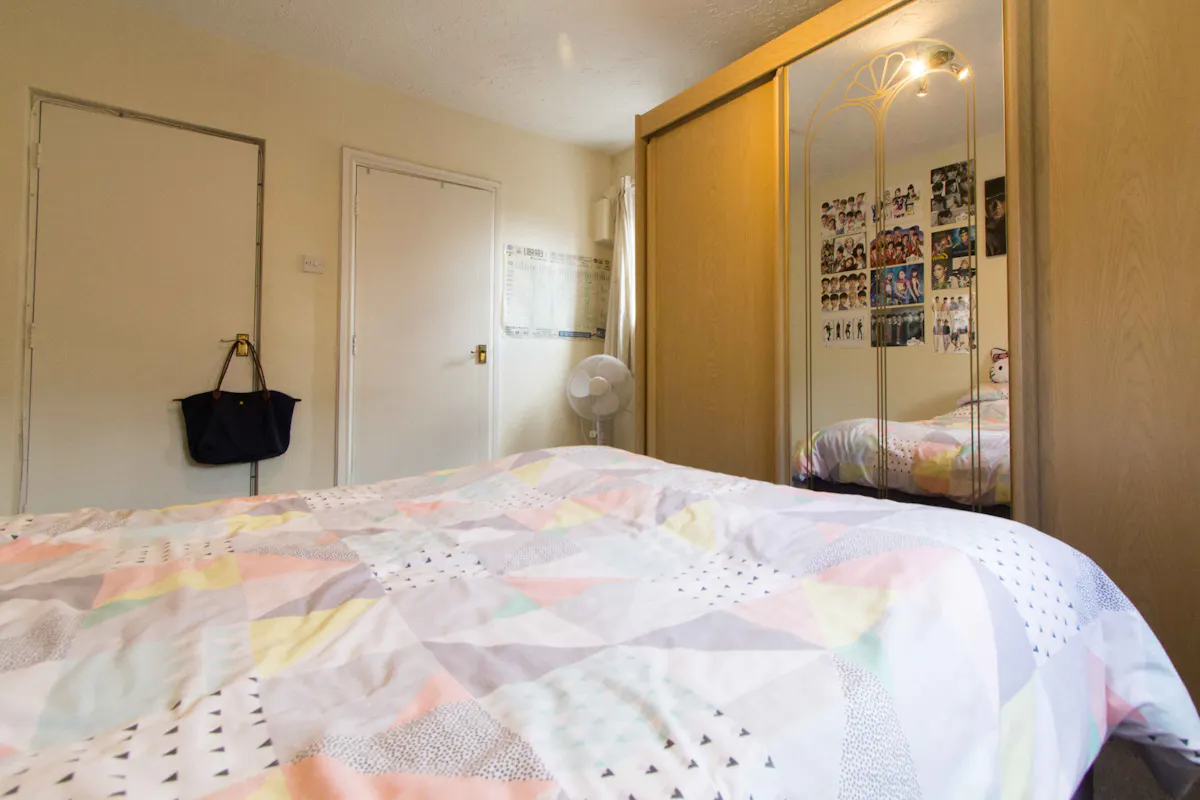 ROOM ROOM
